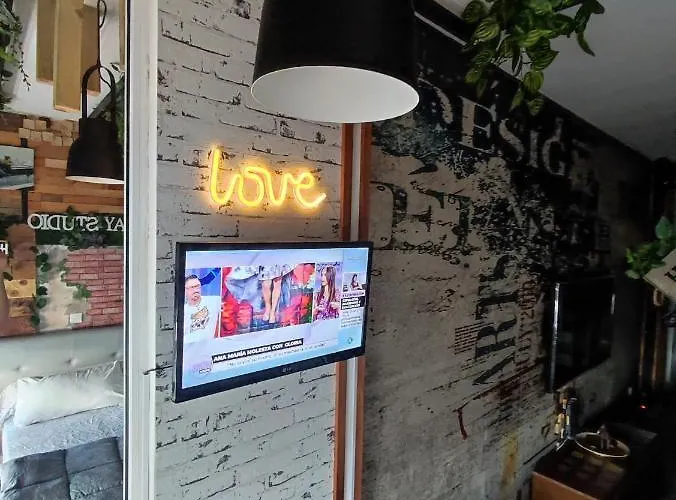 Apartmán Saltillo Alto Gray Studio. Vistas Al Mar Y Piscina Torremolinos